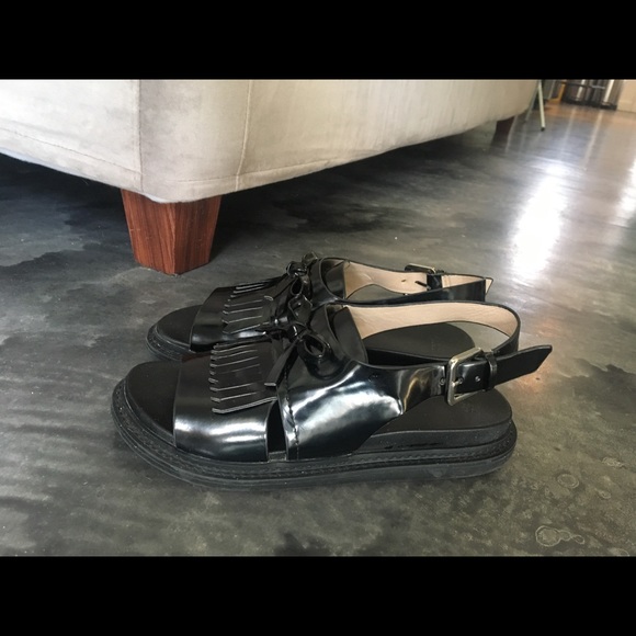 🔥SOLD🔥 Asos Black Chunky Fringe Sandal - Picture 4 of 7